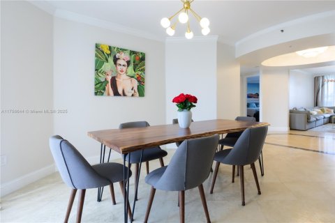Condominio en venta en Sunny Isles Beach, Florida, 2 dormitorios, 176.51 m2 № 1861223 - foto 2