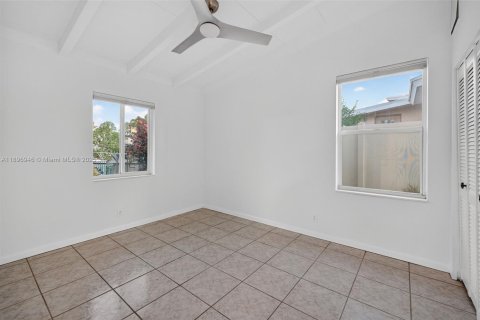 Casa en venta en Fort Lauderdale, Florida, 4 dormitorios, 179.12 m2 № 1955014 - foto 30