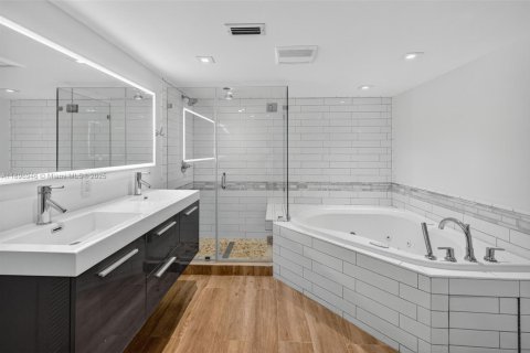 Casa en venta en Fort Lauderdale, Florida, 4 dormitorios, 179.12 m2 № 1955014 - foto 7