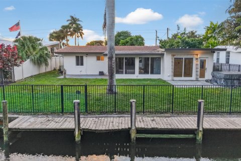 Casa en venta en Fort Lauderdale, Florida, 4 dormitorios, 179.12 m2 № 1955014 - foto 3