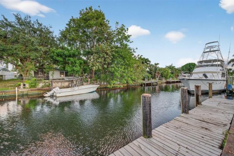 Casa en venta en Fort Lauderdale, Florida, 4 dormitorios, 179.12 m2 № 1955014 - foto 2