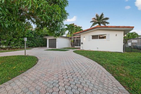Casa en venta en Fort Lauderdale, Florida, 4 dormitorios, 179.12 m2 № 1955014 - foto 11