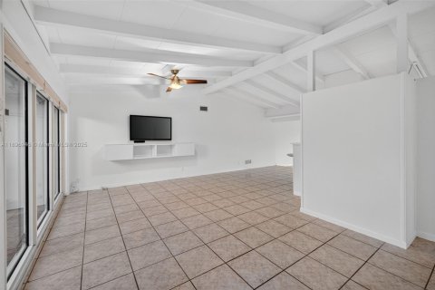 Casa en venta en Fort Lauderdale, Florida, 4 dormitorios, 179.12 m2 № 1955014 - foto 13