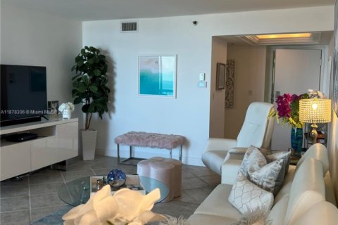 Снять в аренду кондоминиум в Сент-Луси, Флорида 2 спальни, 119.01м2, № 1923346 - фото 4