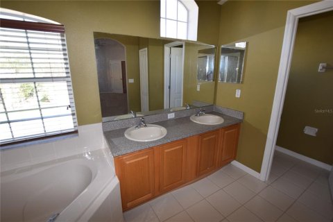 Villa ou maison à louer à Kissimmee, Floride: 5 chambres, 265.33 m2 № 1690476 - photo 19