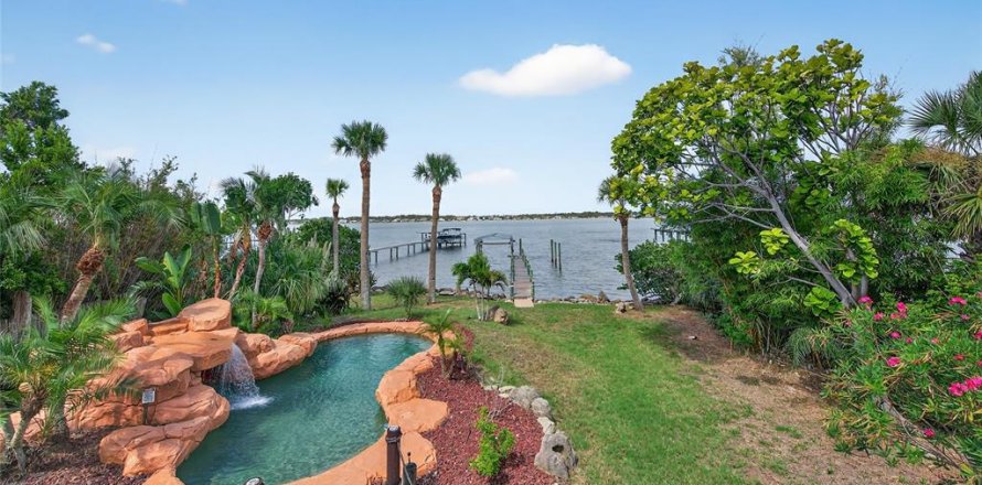 Villa ou maison à Daytona Beach Shores, Floride 5 chambres, 371.7 m2 № 2099065