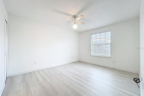 Condo in Orlando, Florida, 2 bedrooms  № 2201701 - photo 12