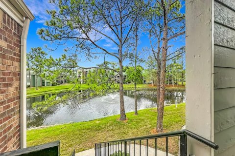 Condo in Orlando, Florida, 2 bedrooms  № 2201701 - photo 2