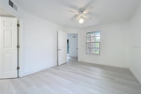 Condo in Orlando, Florida, 2 bedrooms  № 2201701 - photo 17