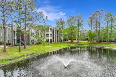 Condo in Orlando, Florida, 2 bedrooms  № 2201701 - photo 23