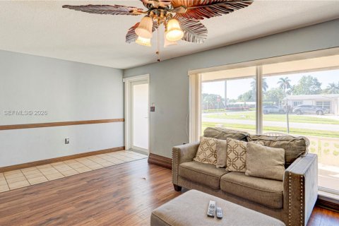 Casa en venta en Sunrise, Florida, 2 dormitorios, 111.48 m2 № 2154312 - foto 13