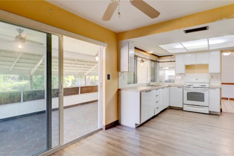 Casa en venta en Sunrise, Florida, 2 dormitorios, 111.48 m2 № 2154312 - foto 29