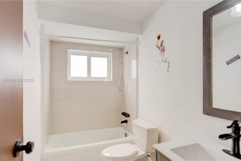 Casa en venta en Sunrise, Florida, 2 dormitorios, 111.48 m2 № 2154312 - foto 14