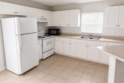 Immobilier commercial à vendre à Saint Petersburg, Floride: 111.48 m2 № 2287047 - photo 2