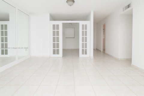 Copropriété à vendre à Miami Beach, Floride: 1 chambre, 72.46 m2 № 1944653 - photo 3