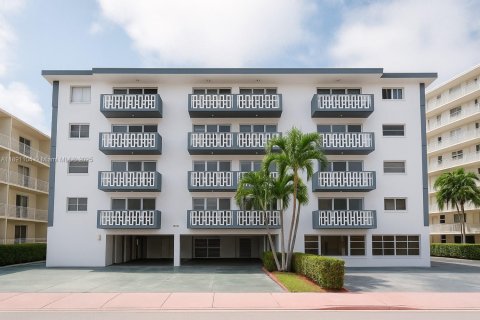 Copropriété à vendre à Miami Beach, Floride: 1 chambre, 72.46 m2 № 1944653 - photo 11