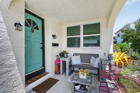 House in Lake Worth, Florida 4 bedrooms, 166.48 sq.m. № 2146456 - photo 5