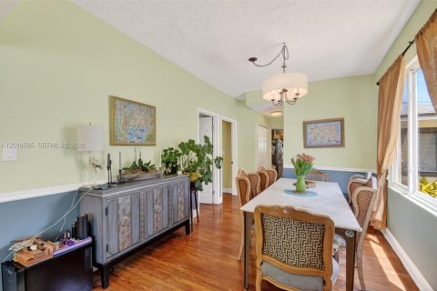 House in Lake Worth, Florida 4 bedrooms, 166.48 sq.m. № 2146456 - photo 17