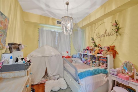 House in Lake Worth, Florida 4 bedrooms, 166.48 sq.m. № 2146456 - photo 25