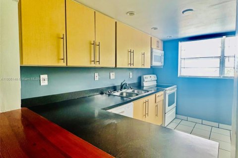 Appartement à louer à Miami, Floride: 2 chambres, 69.68 m2 № 1955774 - photo 15