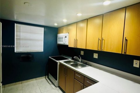 Appartement à louer à Miami, Floride: 2 chambres, 69.68 m2 № 1955774 - photo 17