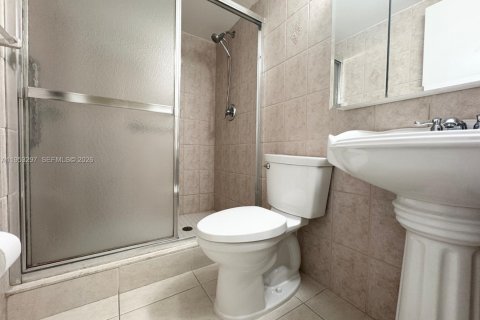 Condominio en venta en Hollywood, Florida, 1 dormitorio, 111.67 m2 № 2007574 - foto 13