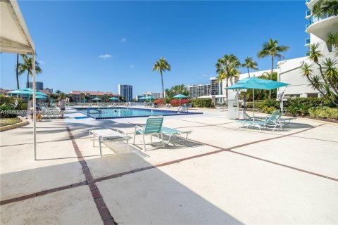 Condominio en venta en Hollywood, Florida, 1 dormitorio, 111.67 m2 № 2007574 - foto 27