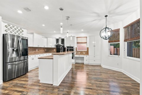 Villa ou maison à louer à Pembroke Pines, Floride: 4 chambres, 231.14 m2 № 2429737 - photo 18