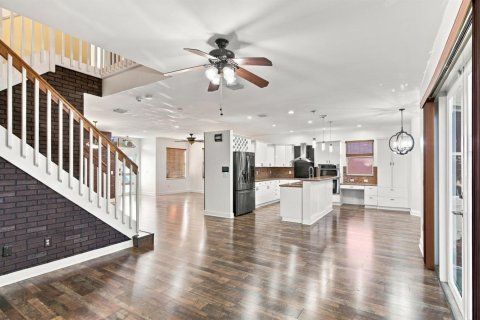 Villa ou maison à louer à Pembroke Pines, Floride: 4 chambres, 231.14 m2 № 2429737 - photo 11