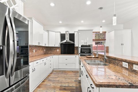 Villa ou maison à louer à Pembroke Pines, Floride: 4 chambres, 231.14 m2 № 2429737 - photo 16