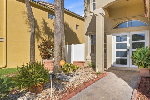 Villa ou maison à louer à Pembroke Pines, Floride: 4 chambres, 231.14 m2 № 2429737 - photo 2