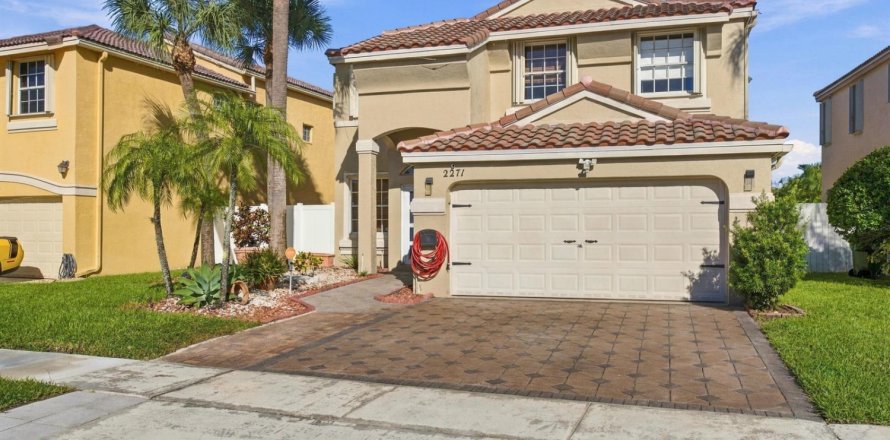 Villa ou maison à Pembroke Pines, Floride 4 chambres, 231.14 m2 № 2429737
