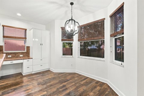 Villa ou maison à louer à Pembroke Pines, Floride: 4 chambres, 231.14 m2 № 2429737 - photo 19