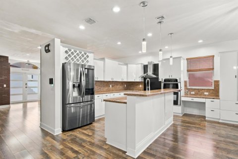 Villa ou maison à louer à Pembroke Pines, Floride: 4 chambres, 231.14 m2 № 2429737 - photo 15
