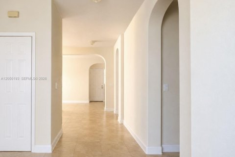Casa en venta en Miami, Florida, 4 dormitorios, 193.24 m2 № 2286133 - foto 2