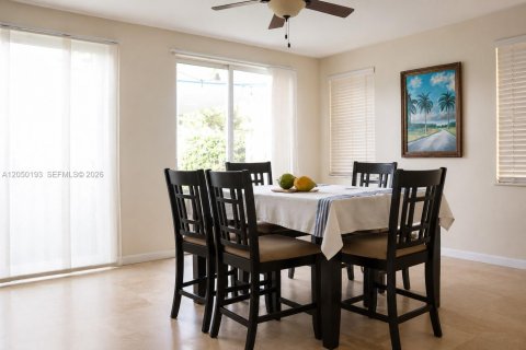 Casa en venta en Miami, Florida, 4 dormitorios, 193.24 m2 № 2286133 - foto 8