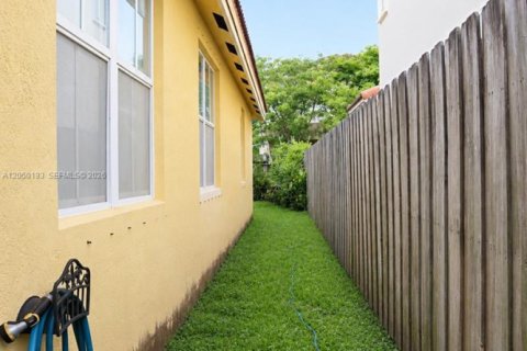 Casa en venta en Miami, Florida, 4 dormitorios, 193.24 m2 № 2286133 - foto 24