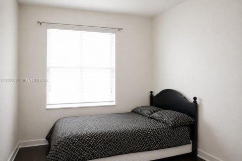 Casa en venta en Miami, Florida, 4 dormitorios, 193.24 m2 № 2286133 - foto 10