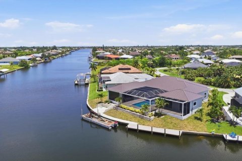 Villa ou maison à vendre à Port Charlotte, Floride: 4 chambres, 325.16 m2 № 2225134 - photo 13