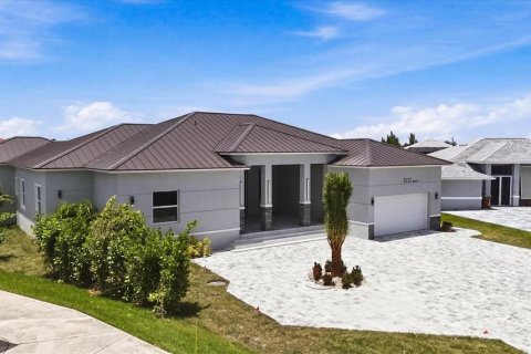 Villa ou maison à vendre à Port Charlotte, Floride: 4 chambres, 325.16 m2 № 2225134 - photo 2