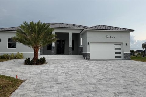 Casa en Port Charlotte, Florida 4 dormitorios, 325.16 m2 № 2225134