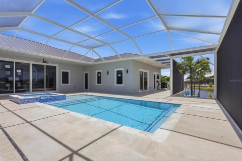 Villa ou maison à vendre à Port Charlotte, Floride: 4 chambres, 325.16 m2 № 2225134 - photo 6