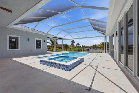 Villa ou maison à vendre à Port Charlotte, Floride: 4 chambres, 325.16 m2 № 2225134 - photo 9