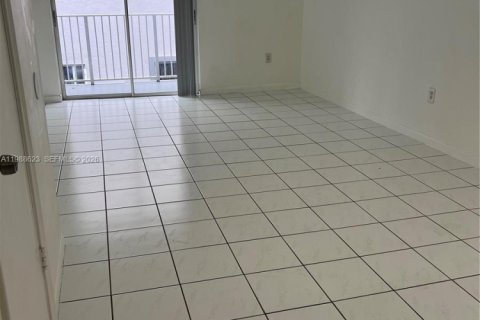 Купить кондоминиум в Хайалиа, Флорида 2 спальни, 95.13м2, № 2050727 - фото 4