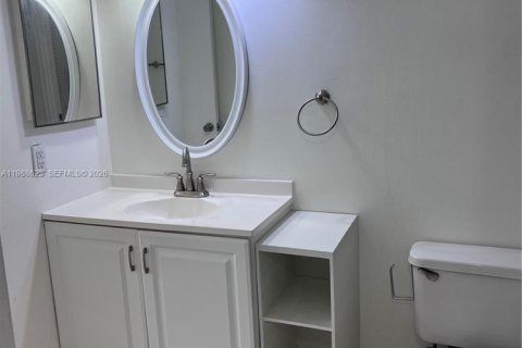 Купить кондоминиум в Хайалиа, Флорида 2 спальни, 95.13м2, № 2050727 - фото 9