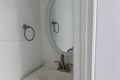 Купить кондоминиум в Хайалиа, Флорида 2 спальни, 95.13м2, № 2050727 - фото 5