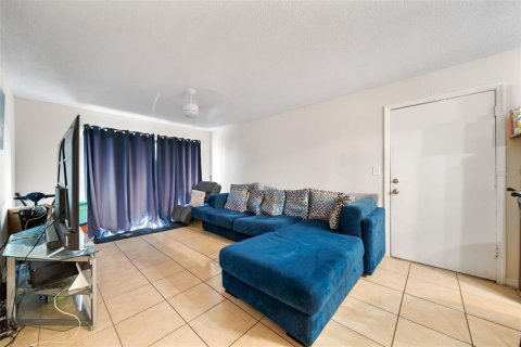 Condo in Orlando, Florida, 2 bedrooms  № 1887077 - photo 18