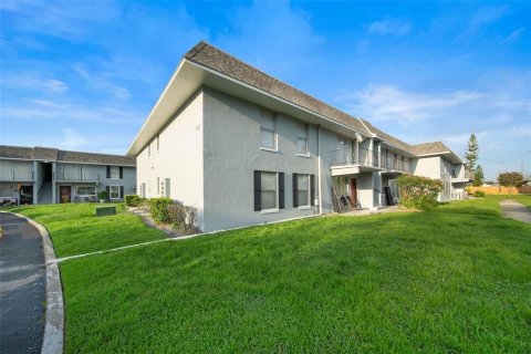 Condo in Orlando, Florida, 2 bedrooms  № 1887077 - photo 2