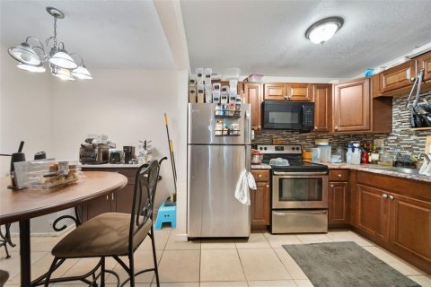 Condo in Orlando, Florida, 2 bedrooms  № 1887077 - photo 5