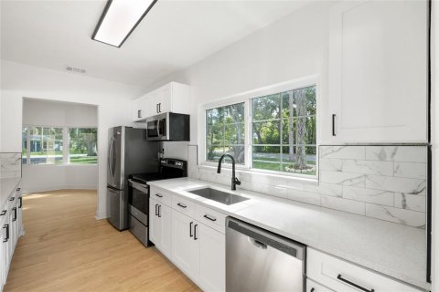 Casa en venta en New Port Richey, Florida, 3 dormitorios, 182.83 m2 № 1831487 - foto 2